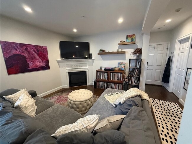 Foto del edificio - 465 Ashmont St
