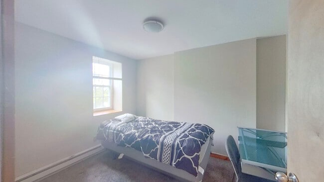 Building Photo - 162 10th St