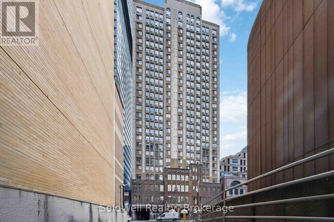 Building Photo - 25-1825 Grenville St