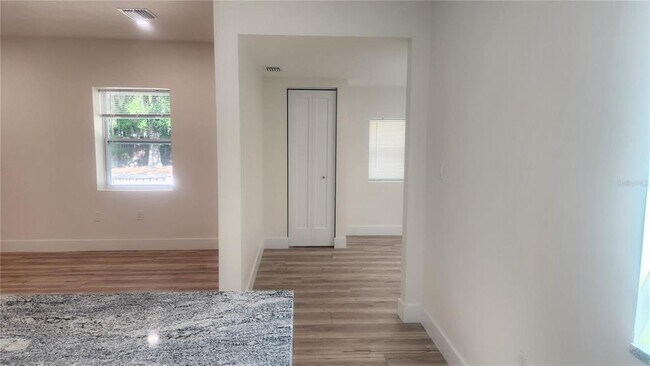 Foto del edificio - 2115 5TH STREET UNIT Front