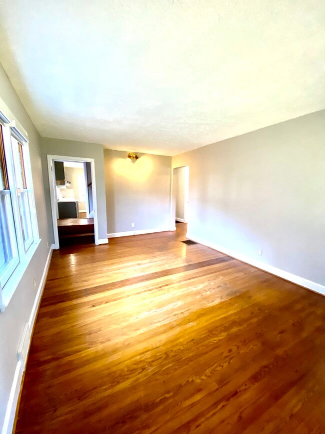 Photo - 2225 Hawthorne Ave House