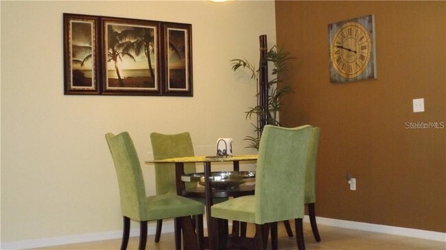 Foto del edificio - 10484 Greenway Ave