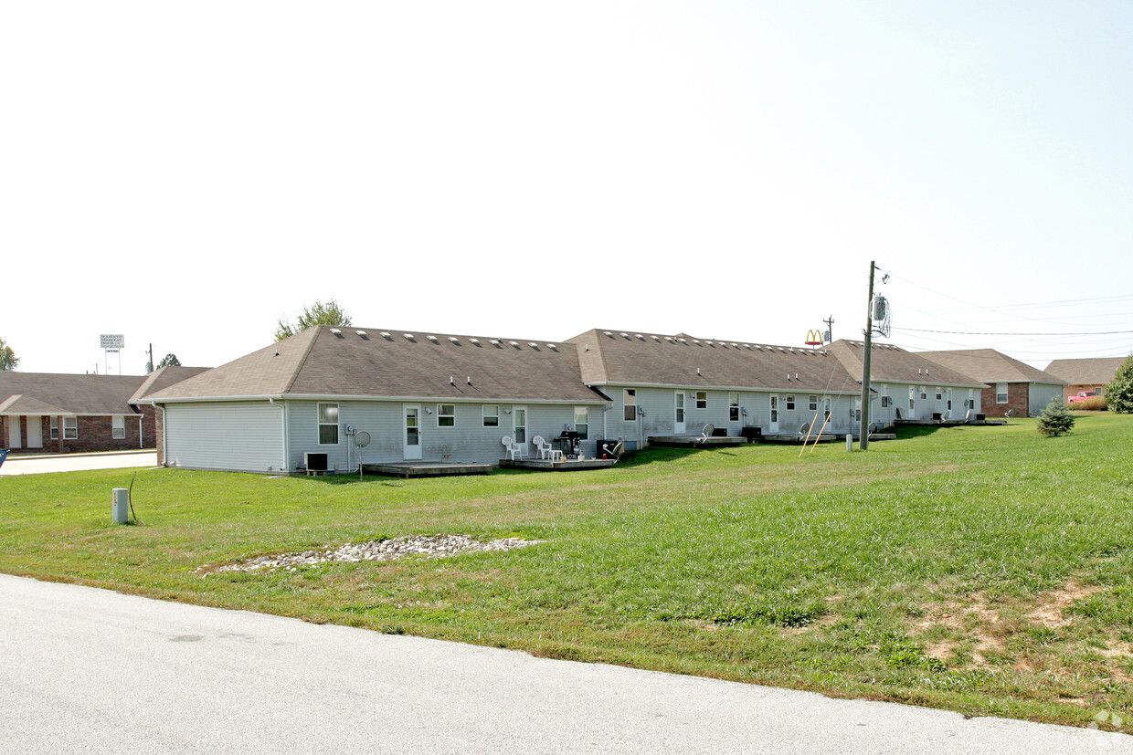 Building Photo - Peacock Apartments