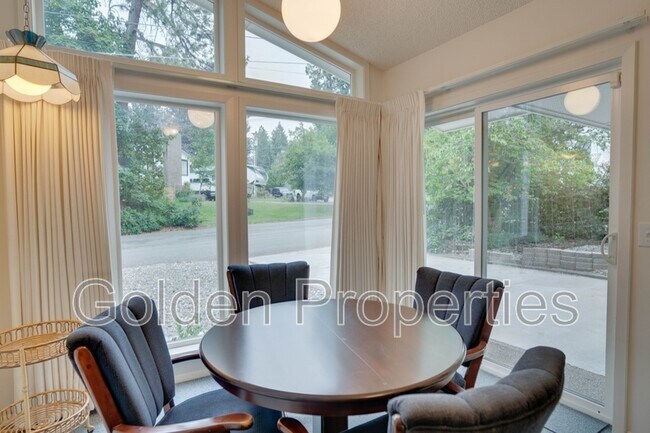 Foto del edificio - 1415 Crestline Dr