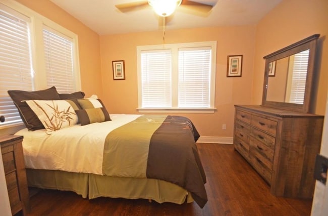 Building Photo - 244 Spring St