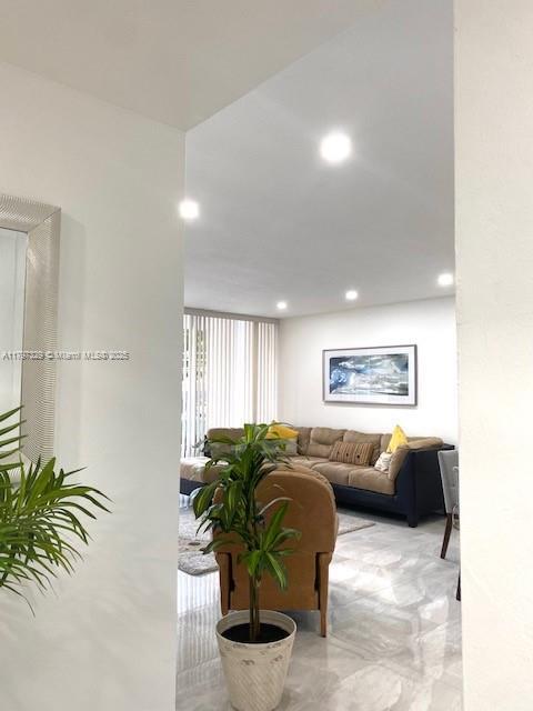Building Photo - 1408 Brickell Bay Dr