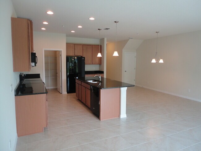 Building Photo - 3/2.5 Town Home in Winter Park! Priced to ...