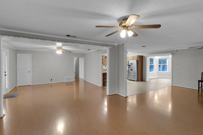 Foto del edificio - 300 Wildwood St