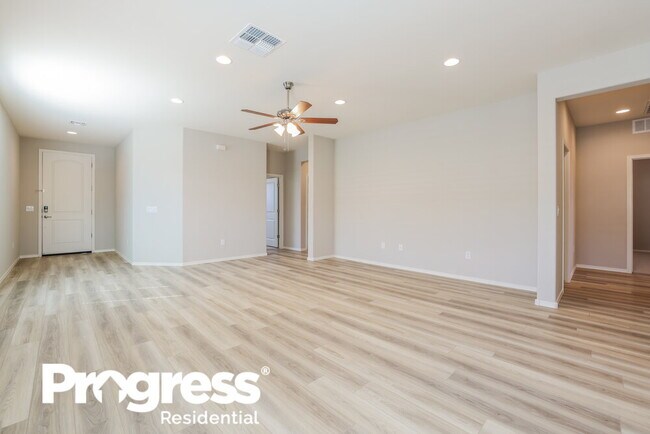 Building Photo - 13902 E Silver Pne Trl
