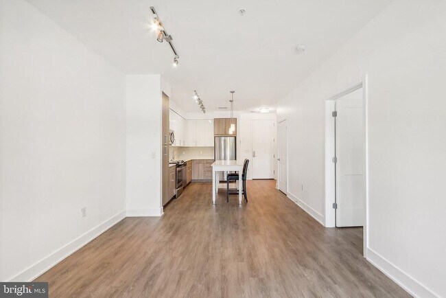 Building Photo - 145 Riverhaven Dr