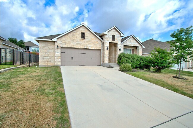 Building Photo - Stunning Single Story 4 Bed in Rancho Sienna