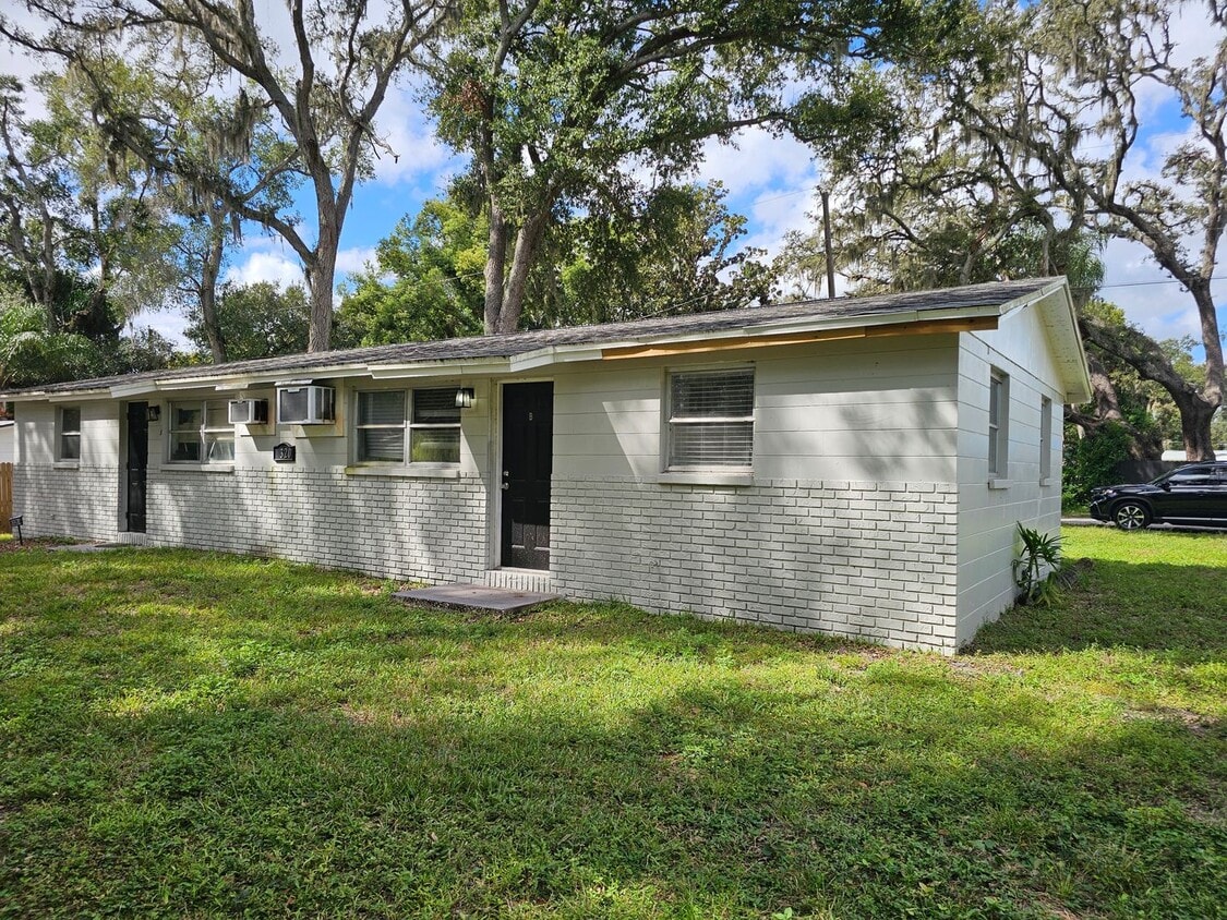 Foto principal - Charming 2 Bedroom, 1 Bath