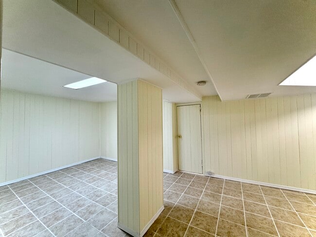 Building Photo - 154 Delaware Ave