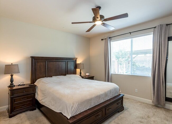 Building Photo - $2,295 Temperance and Ashlan, Charming 3 B...