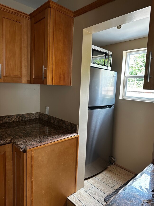 Building Photo - 3648 Emanuel Dr