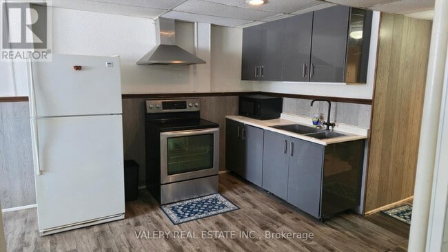 Building Photo - 25 Sutter Ave