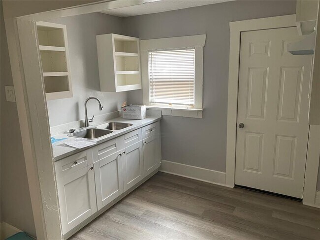 Foto del edificio - 6913 Avenue L