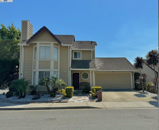 Building Photo - 35625 Pond Dr