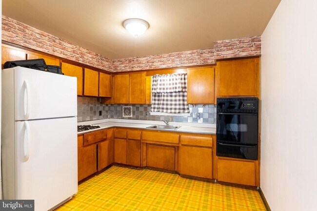 Building Photo - 8124 Langdon St