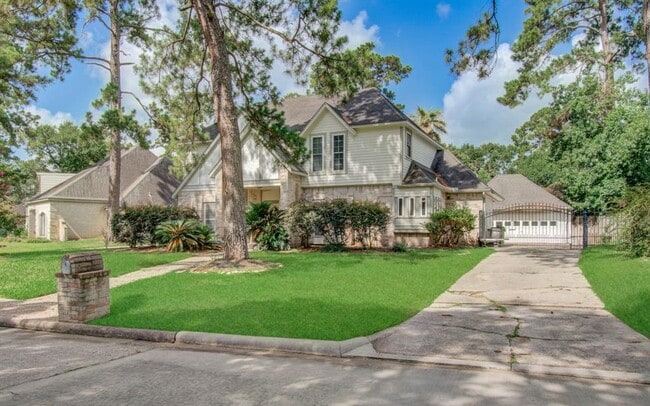 Building Photo - 18307 Forest Elms Dr