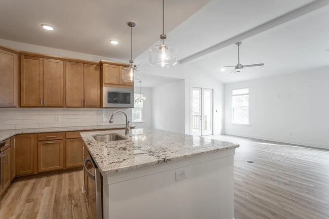 Foto del edificio - 6414 Satjanon Dr