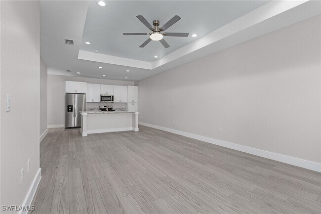 Foto del edificio - 26221 Sandhill Blvd