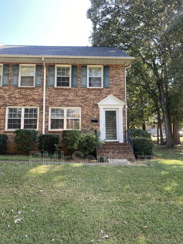 1448 Dover Rd, Spartanburg, SC 29301 Townhome Rentals in Spartanburg