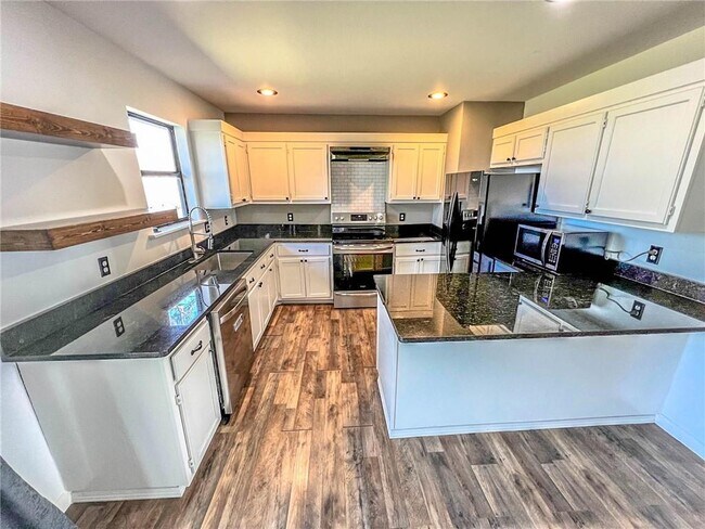 Building Photo - 13325 Little Elm Rd