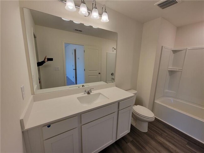 Foto del edificio - 173 Swindon Dr