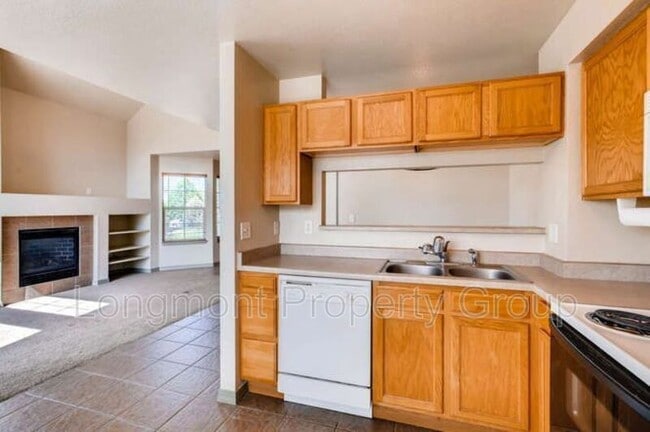 Building Photo - 805 Summer Hawk Dr