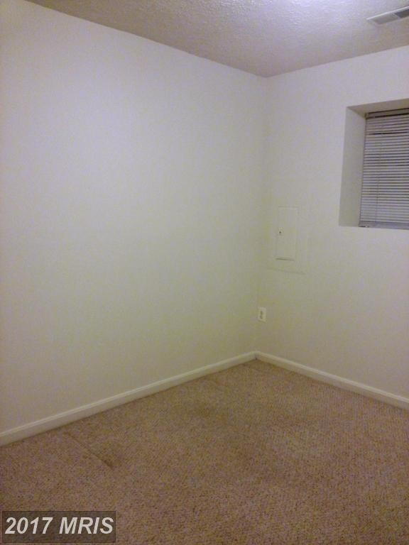 Building Photo - 2122 Racquet Pl