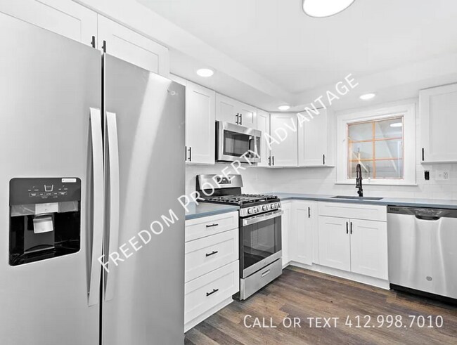 Building Photo - 3244 Elderwood Dr
