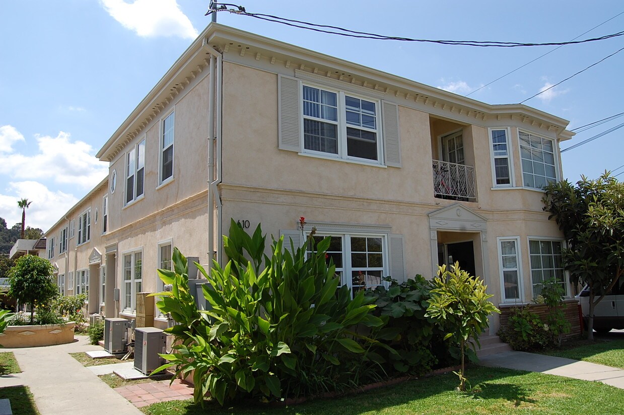 Primary Photo - 610 E Chevy Chase Dr