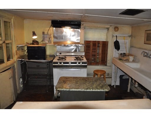 Building Photo - 154 Pleasant St