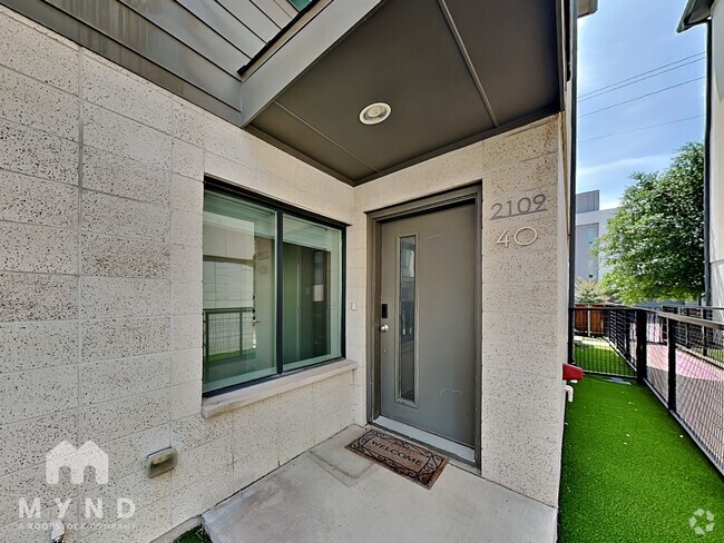 Building Photo - 2109 Bennett Ave