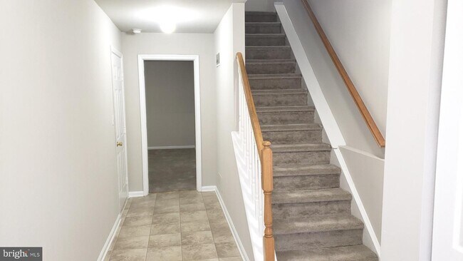 Building Photo - 23 Saddle Ridge Ct