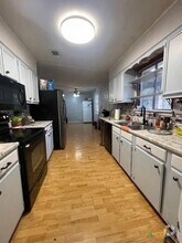 Building Photo - 536 Valley Haven