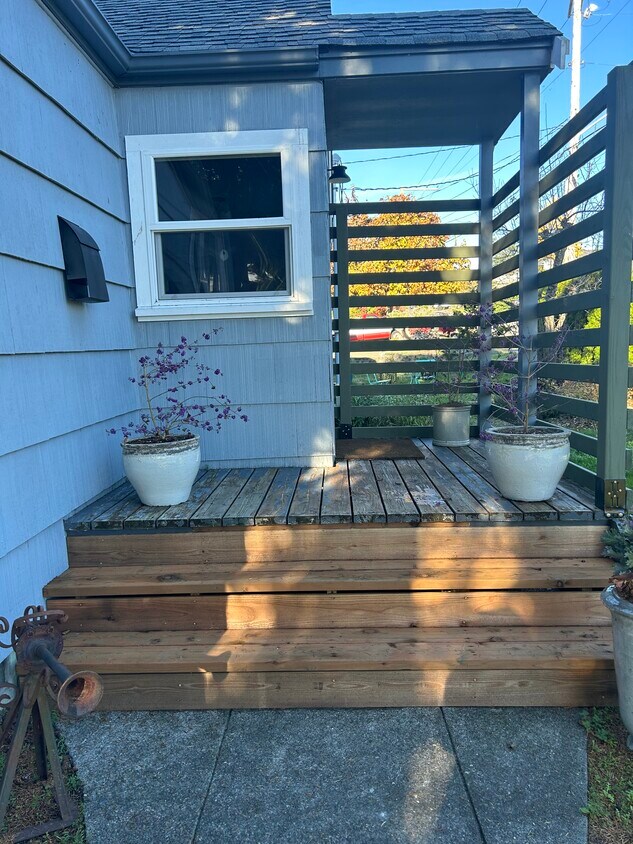 Foto principal - 2718 E 11th St