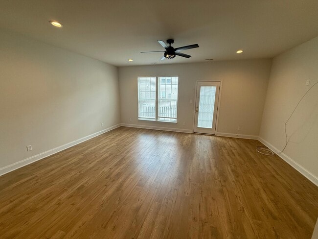 Building Photo - 6932 Leire Ln