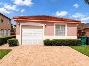 Building Photo - 14530 SW 156th Ave