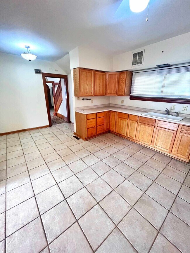 Building Photo - 2704 N 46th St