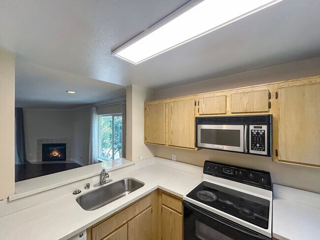 Foto del edificio - Modern Second-Story 2B/2BA in the Heart of...