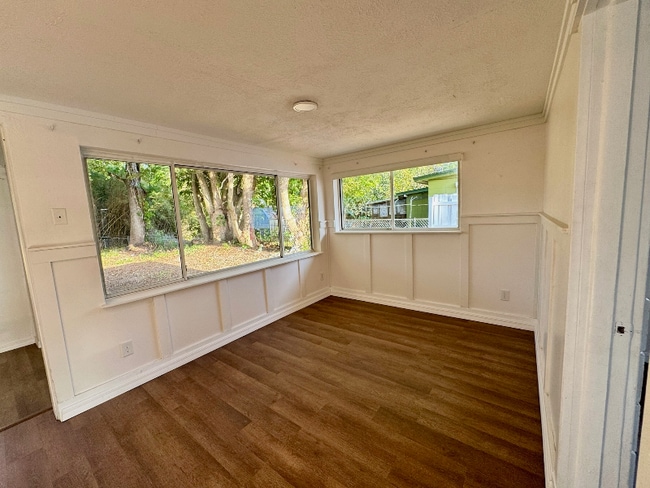 Building Photo - 275 N Hilltop Dr