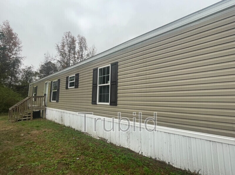 Primary Photo - 9 Lakeside Ln