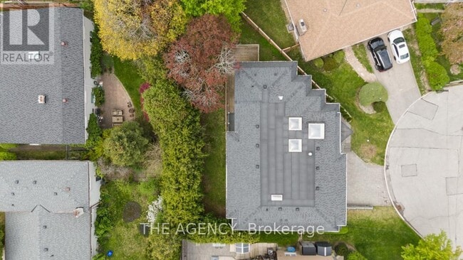 Building Photo - 8 Frivick Ct