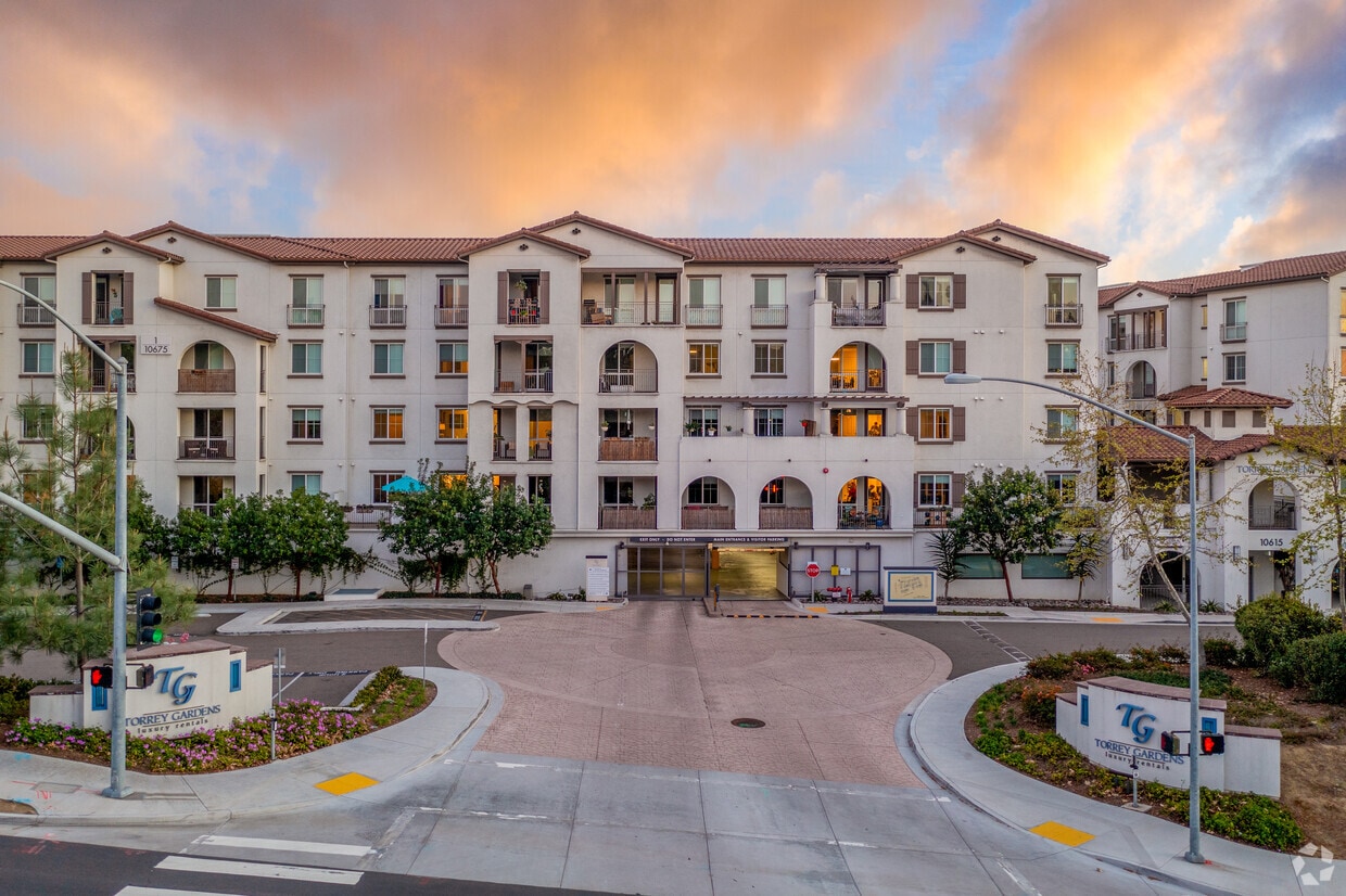 Primary Photo - Torrey Gardens at Torrey