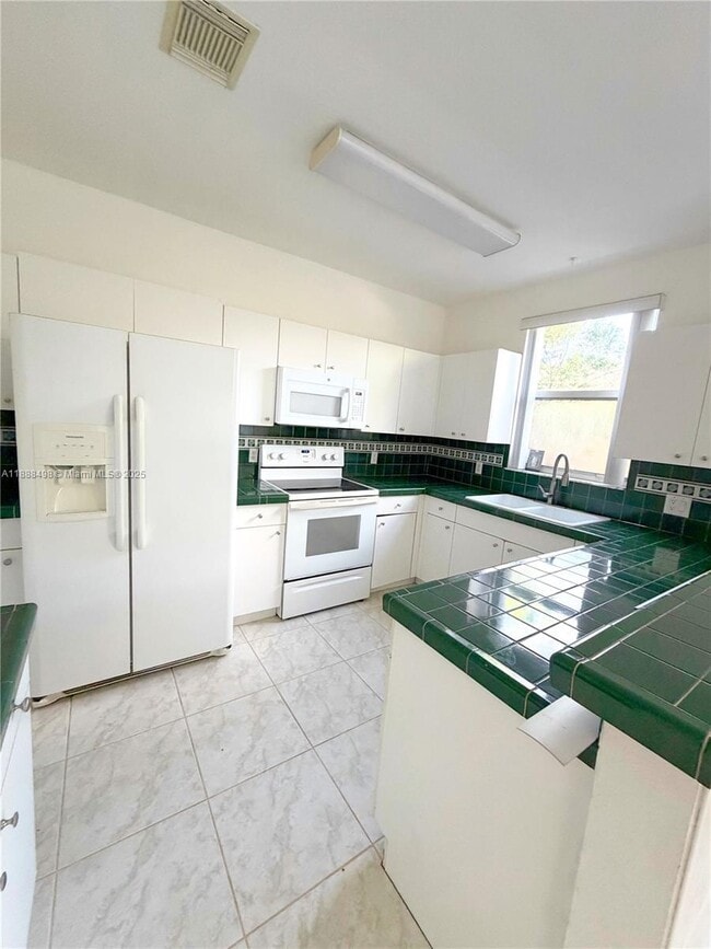 Foto del edificio - 13485 NW 9th Ct
