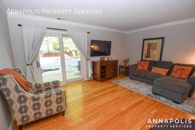 Foto del edificio - 1202 Hollyday Ct