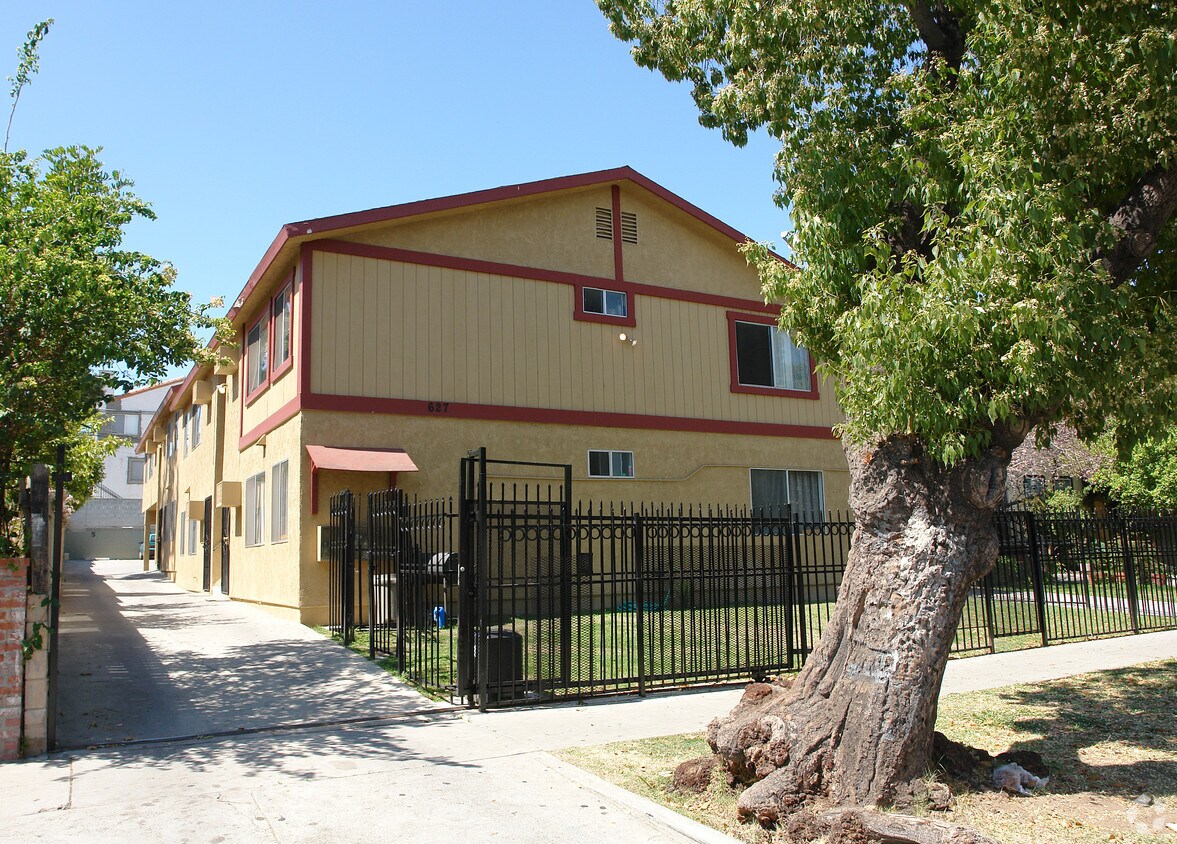 Foto del edificio - 627 N Alexandria Ave