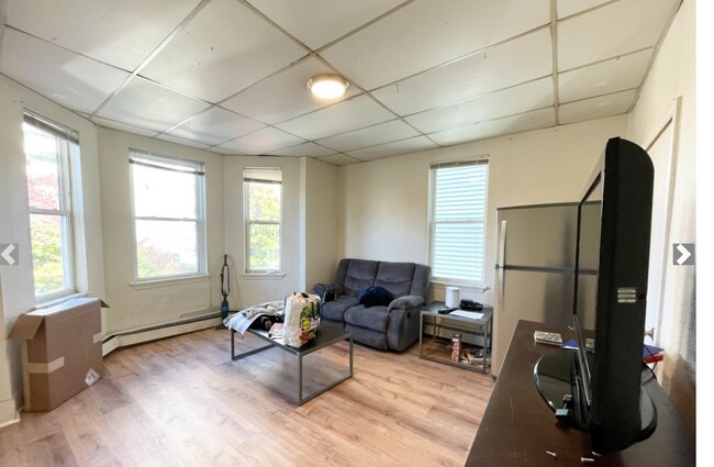 Foto del edificio - 1572 Tremont St
